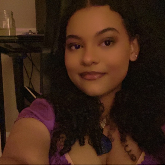 Meet your Posher, Brianna - Picture 1 of 1